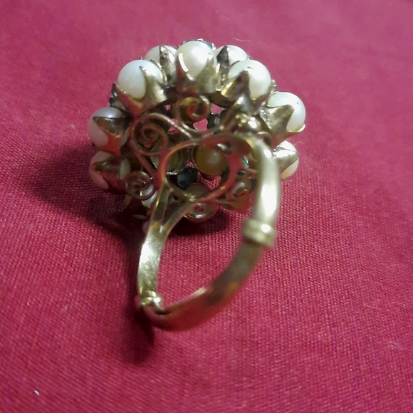 Antique 14k Gold, Emerald, and Akoyo Pearl Cocktail Ring - Picture 3 of 3